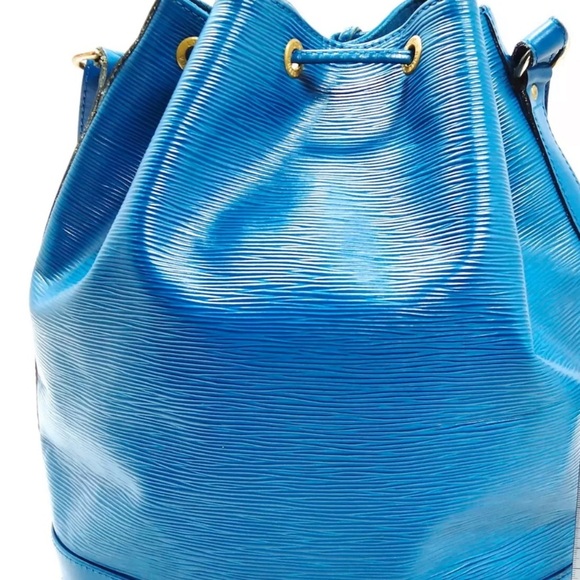 Louis Vuitton authentic epi hobo bucket bag - Picture 2 of 9